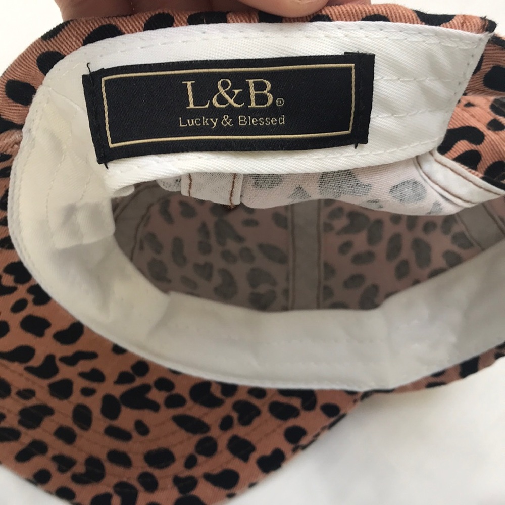 Leopard cap - Picture 4 of 4